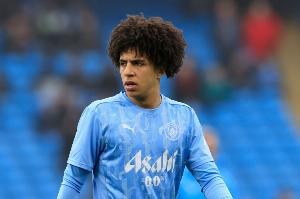 米兰体育APP-刘易斯：德布劳内这种球员可能十年才出现一次，他的表现难以复制