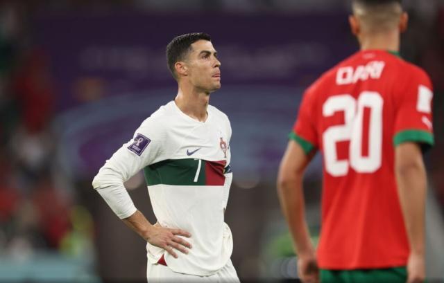 米兰体育APP-葡萄牙输了 C罗哭了 37岁的他无力拯救葡萄牙！